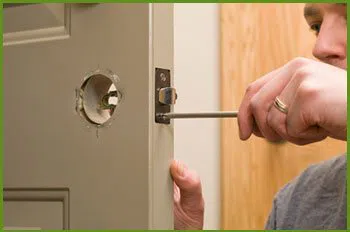 Neighborhood Locksmith Services Carpentersville, IL 847-423-4288 - 13-lock-replace